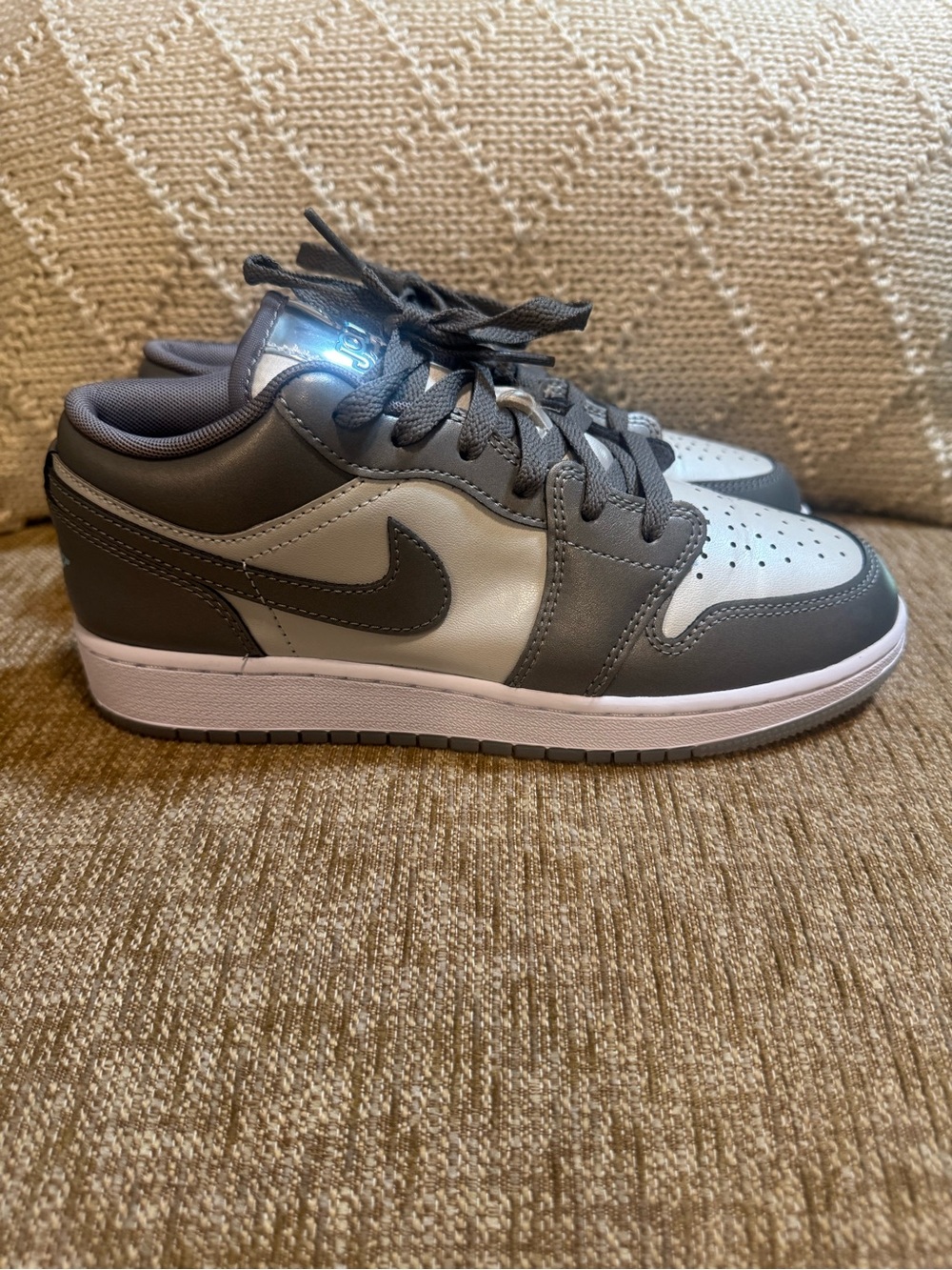 AIR JORDAN 1 LOW SE HV4398-014 SIZE 5.5Y